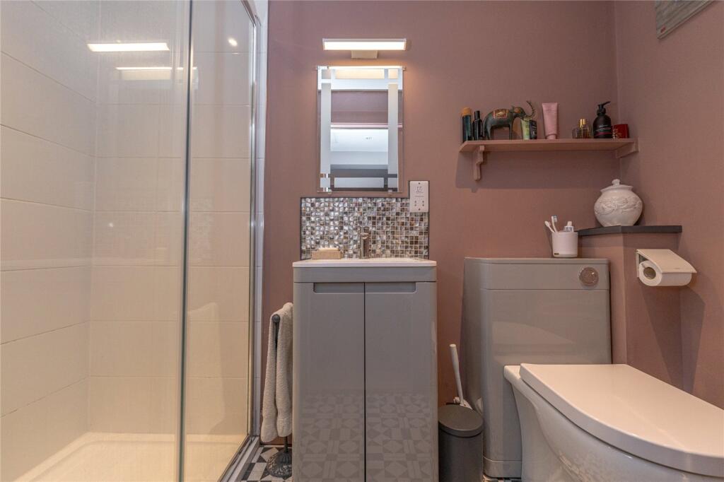 En Suite Shower Room