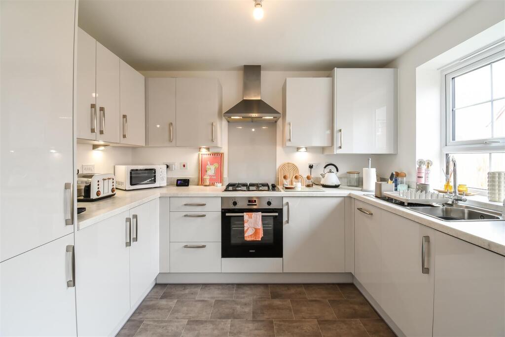 Kitchen / Dining
