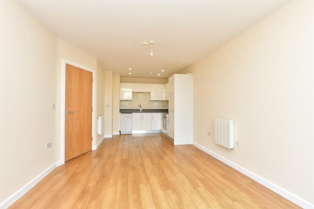 Kitchen/ Living Area