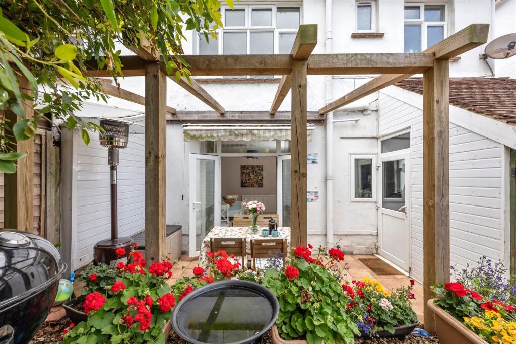 Hangleton Road 85 GAZEBO.jpeg