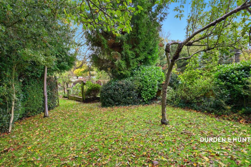 Northumberland Avenue