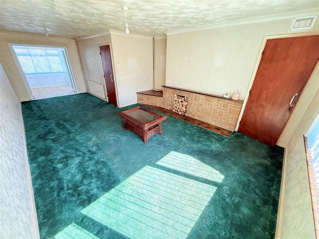 OPEN PLAN LIVING DINING ROOM