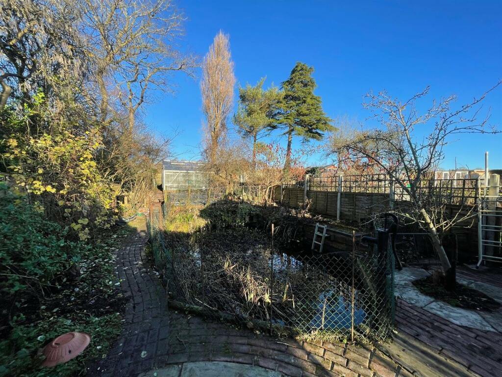 GARDEN 3.jpg