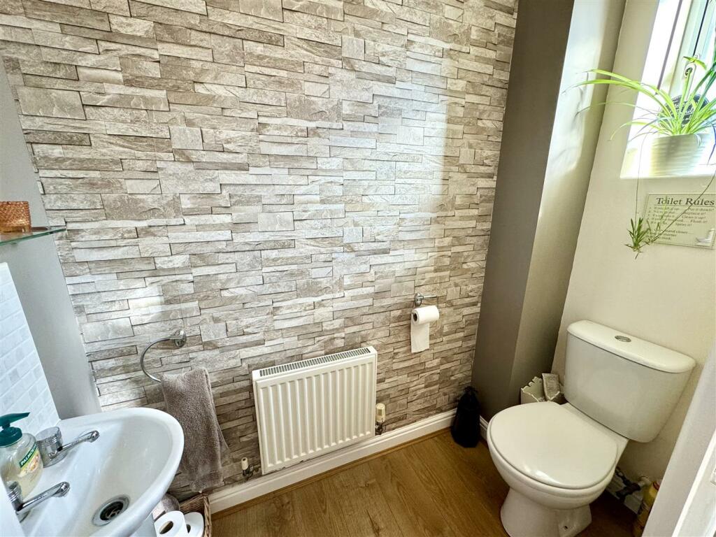 WC/CLOAKROOM