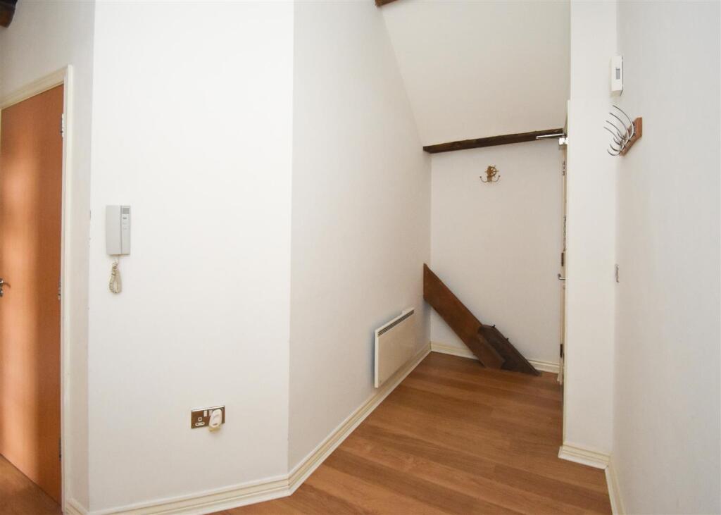 11 The Mill - Hall.jpg