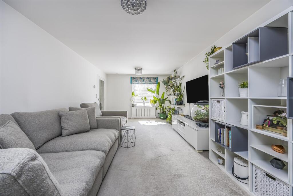 24 Angus Way, Waterlooville-PorticoMarketing-SoldB