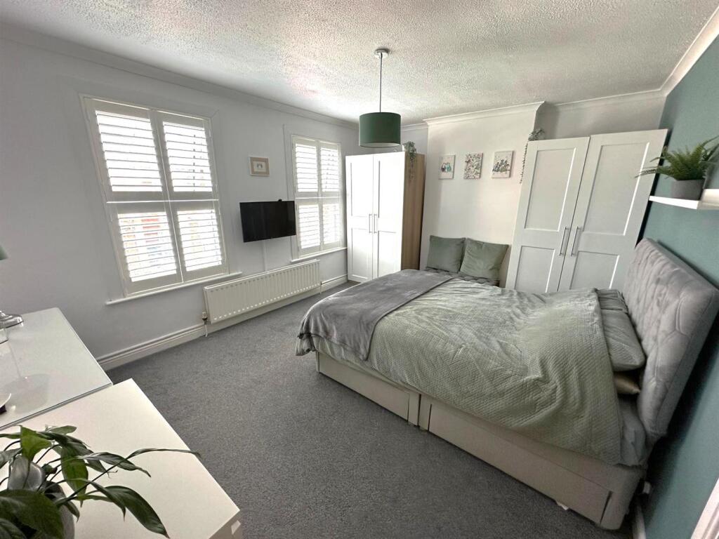 Master Bedroom.jpg