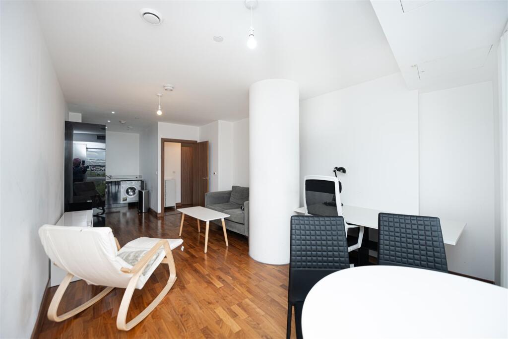 Living area      .jpg
