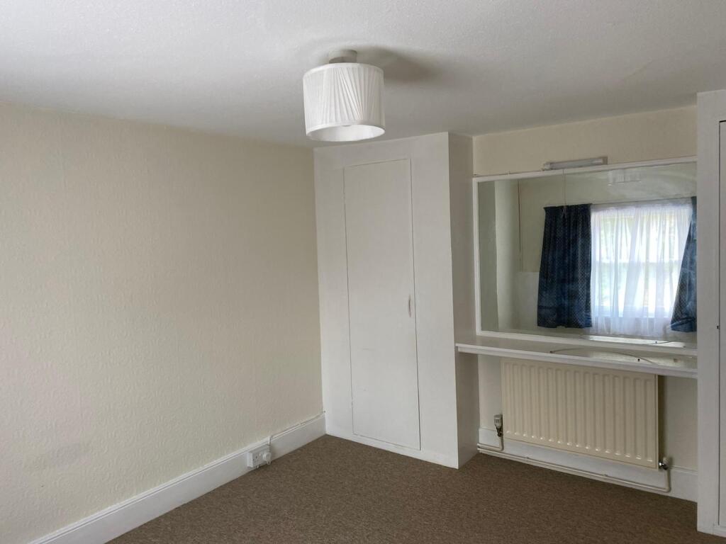 Bedroom 1 (2)