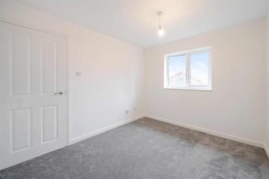 Flat 3, Islington Court, Towcester (9).jpg