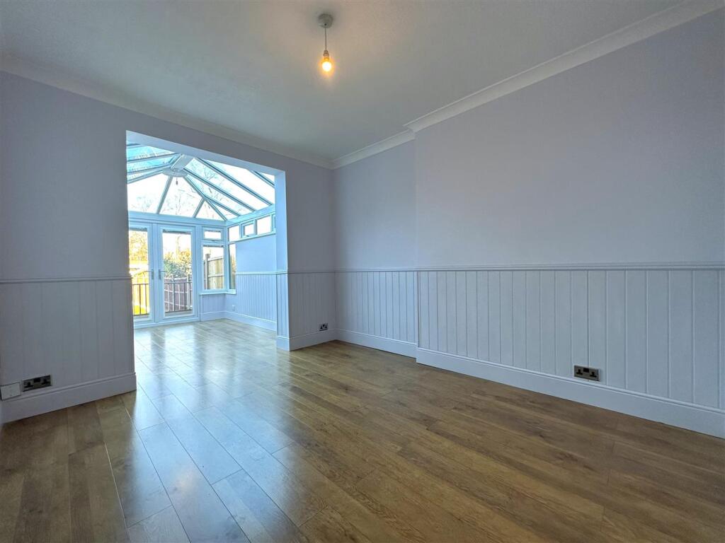 Dining Room Through To Garden Room 128