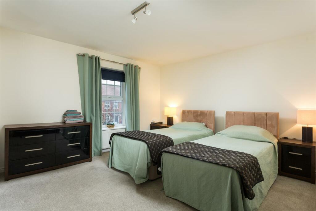 58 Woodlands Park-11.jpg