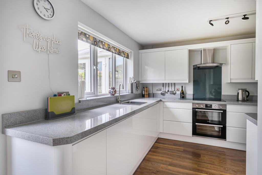 1370665-17-68f110...