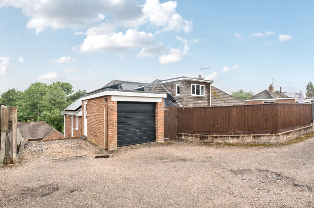 1304270-3-6841c7d...