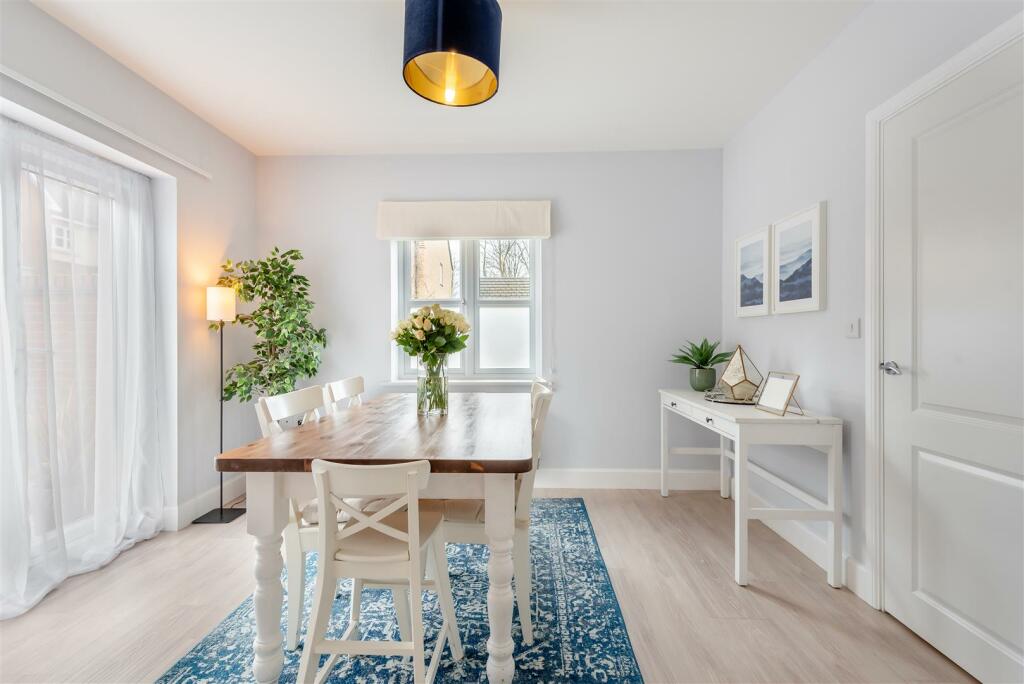 8588285-interior08.jpg