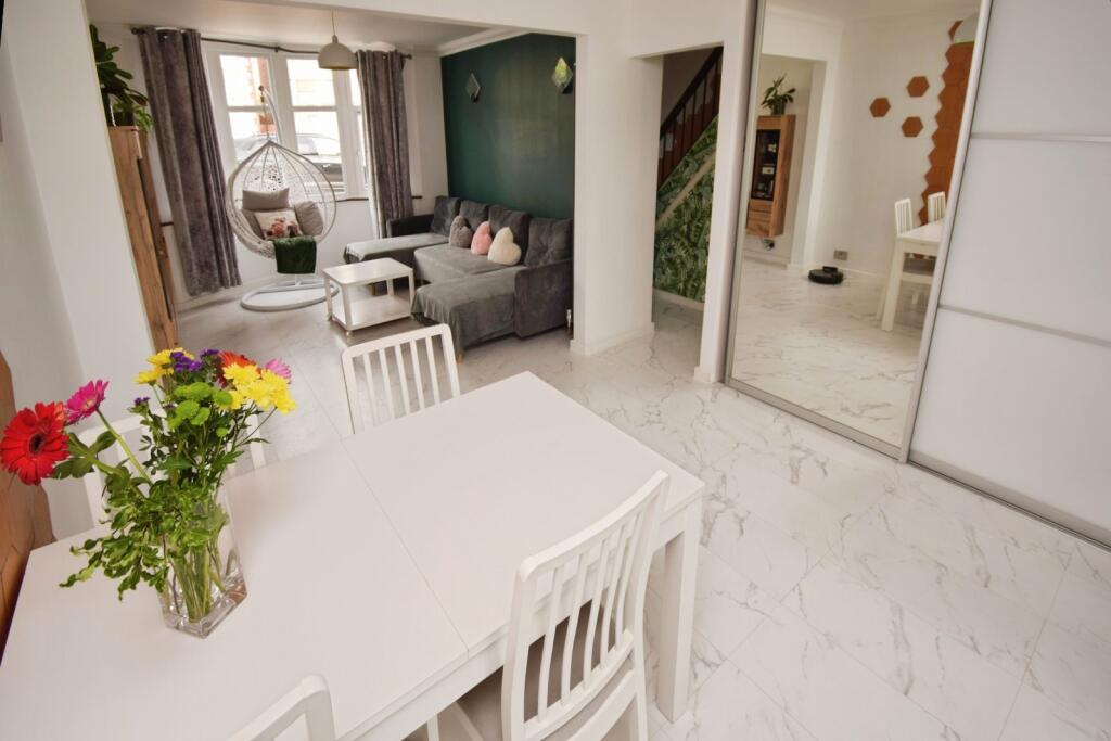 Living/Dining Room