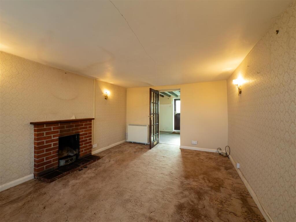 20250307110344 - IMG_4667 - 124 The Green, Wickham