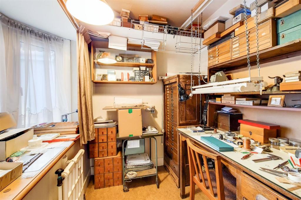 Bedroom 4.jpg