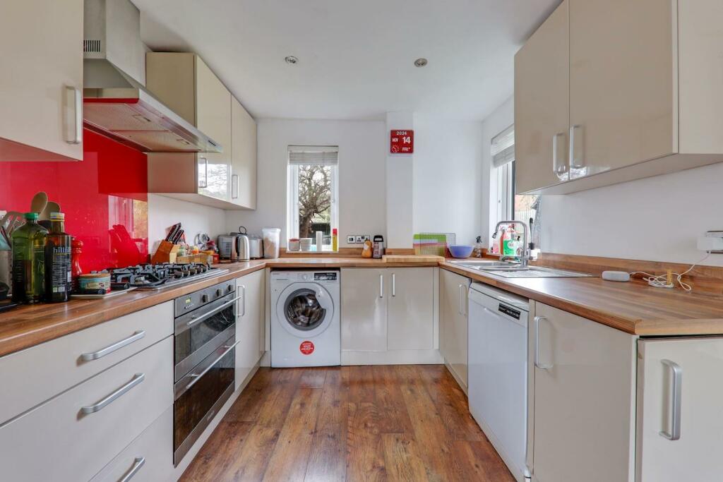 06-5056JHPropWorld - 7 Canal Walk - 16-medium.jpg