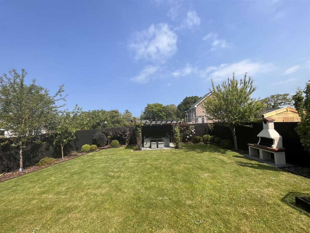 rear garden.JPG