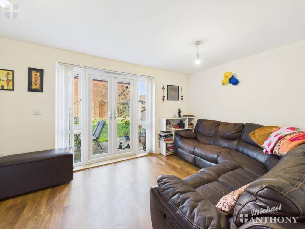 CAM03852G0-PR0238-STILL009-thumbnail-h750-70