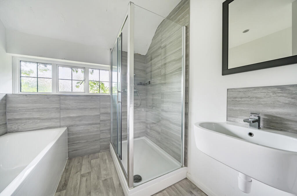 1371204-9-68f7883...