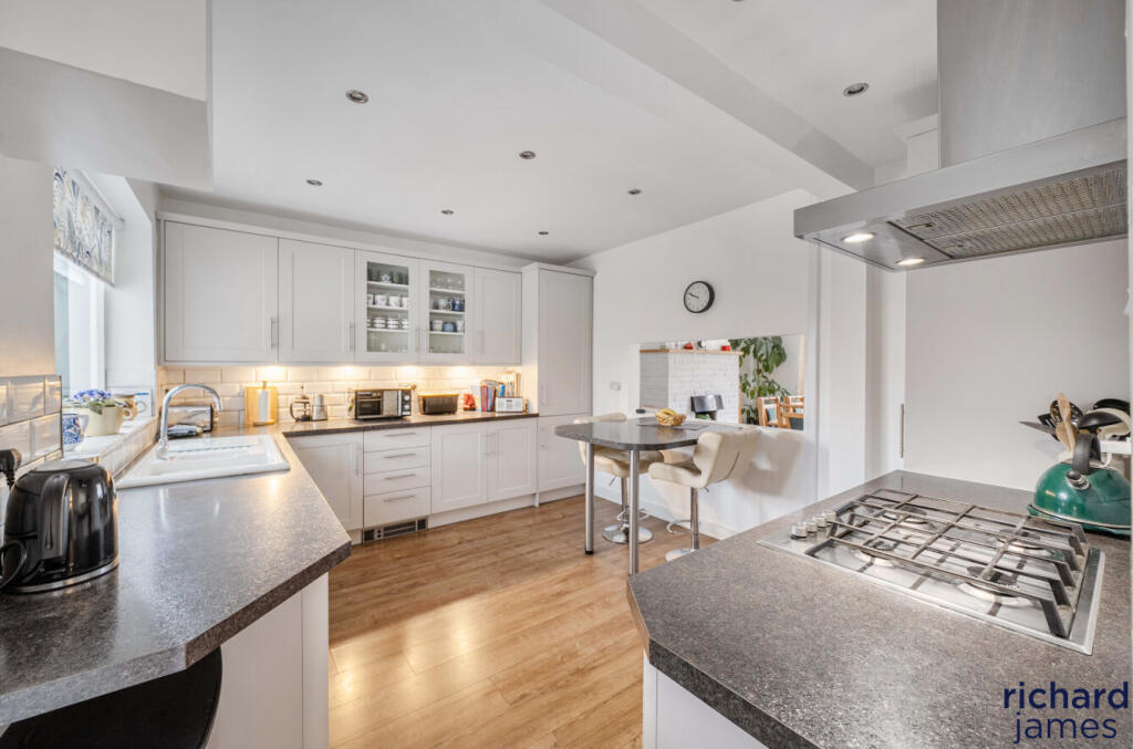 41258e33f77744bb91090315c846be1d