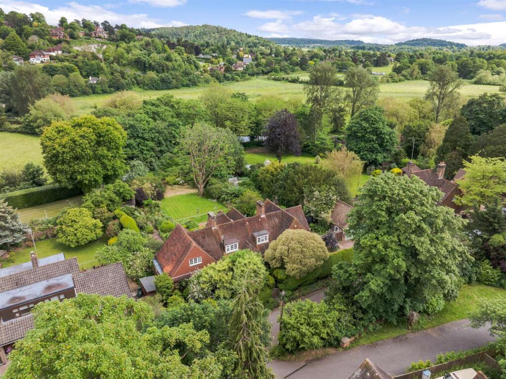 Ellentrees, 9 Flower Walk, GU2 4EP DRONE-24-1920.j