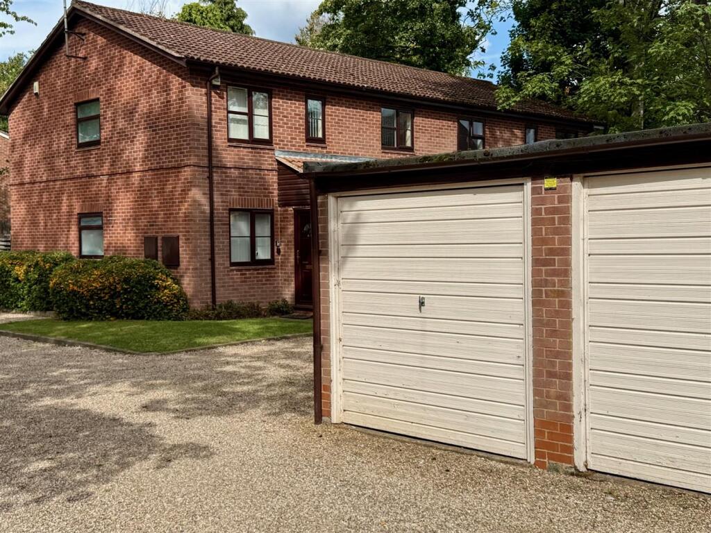 SR2 Garage.jpg