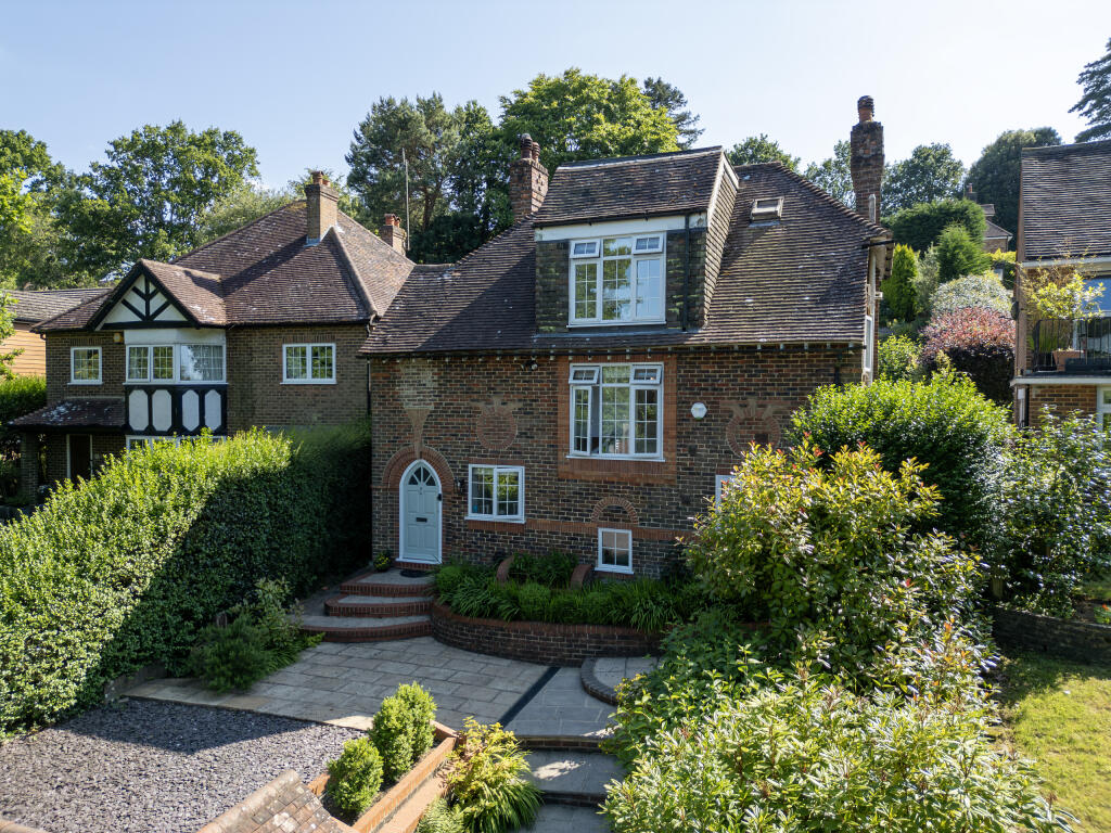 80 Oakhill Road  (Drone 01)