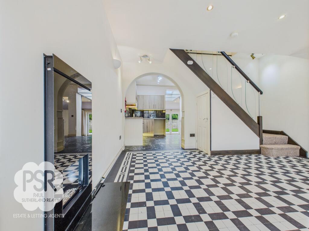 Open-Plan Lounge into Kitchen