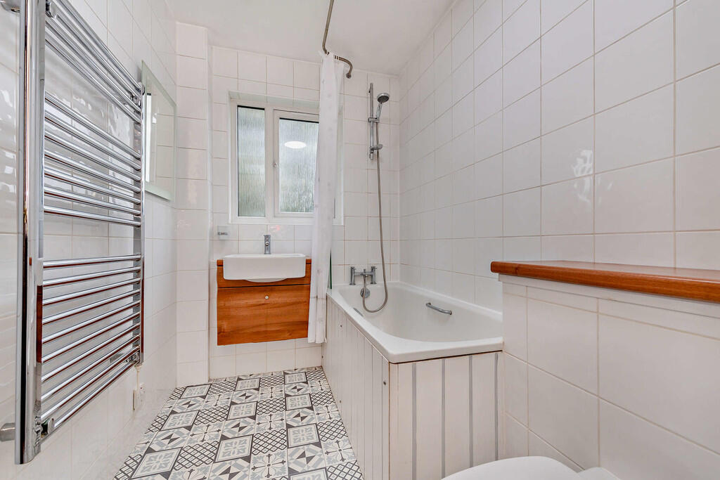 8633711-interior0...