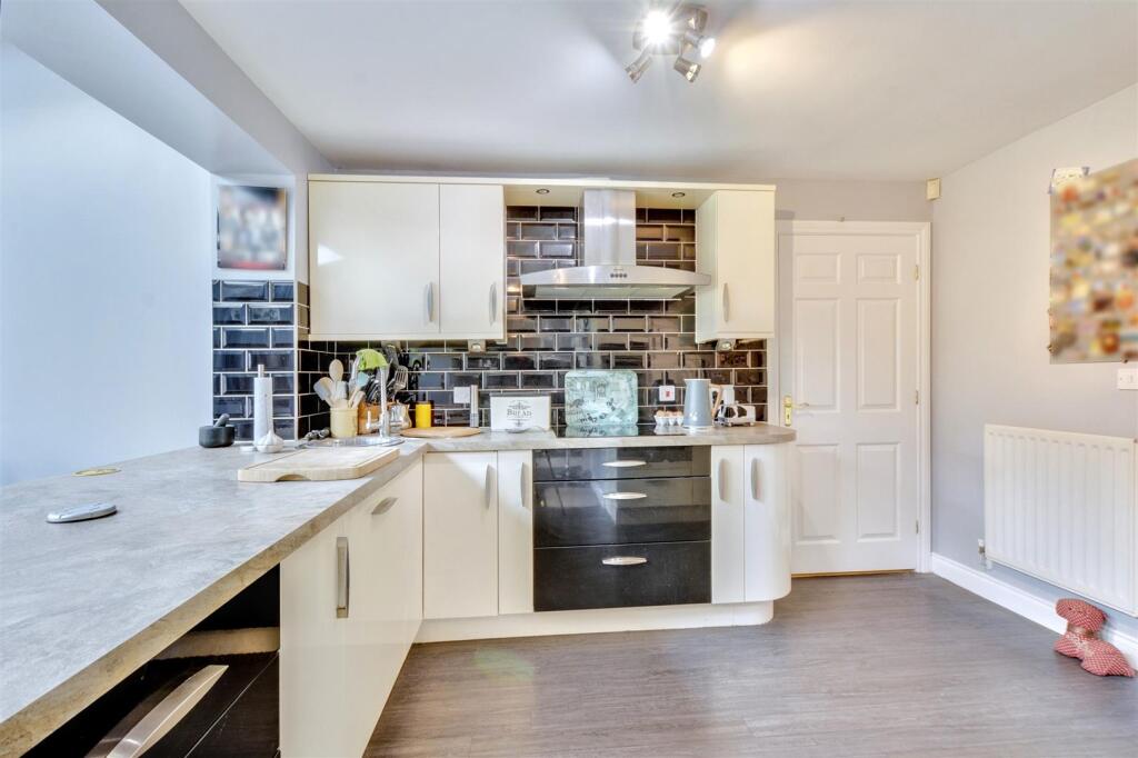 Kitchen_4.jpeg