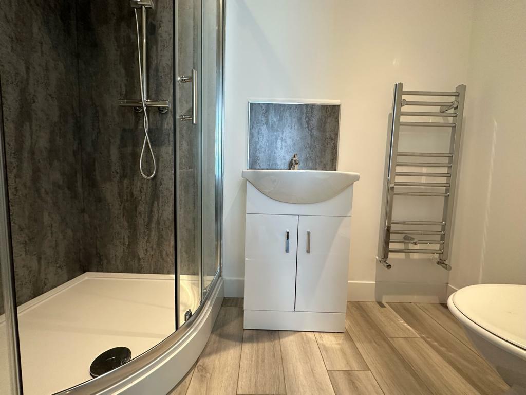7V 2023 ensuite 1.jpg