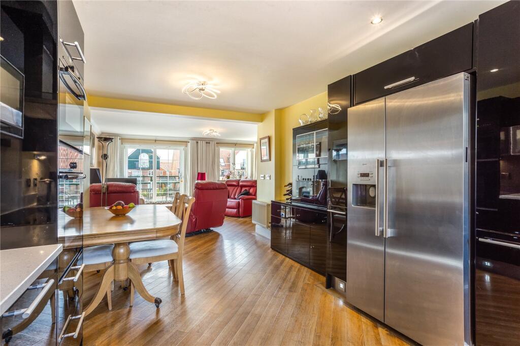 Kitchen/ Living Room