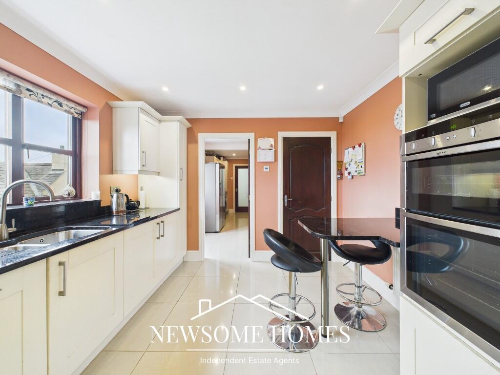 Kitchen/Breakfast RM