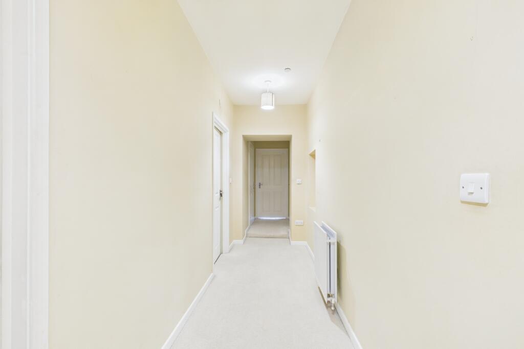 CAM04201G0-PR0056-STILL009