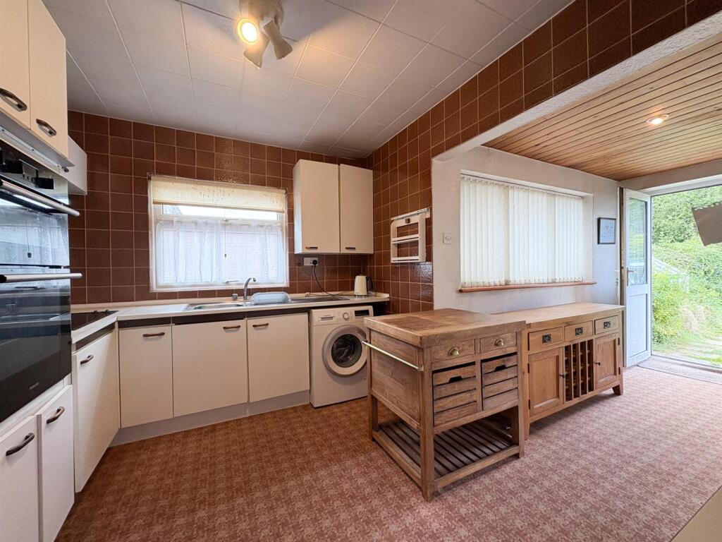 Kitchen.-1.jpg