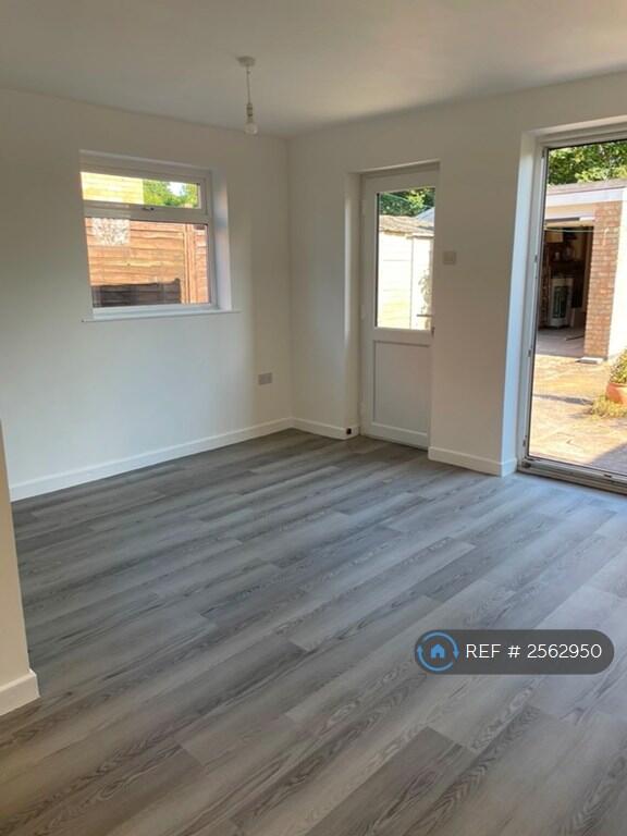 Family / Dining Room 