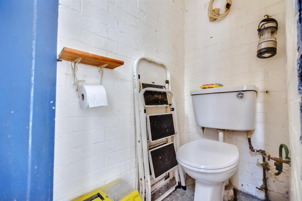 Outside WC.jpeg