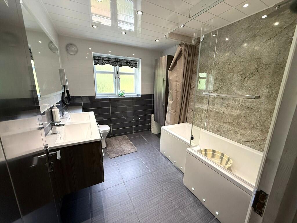 IMG-20250625-WA00...