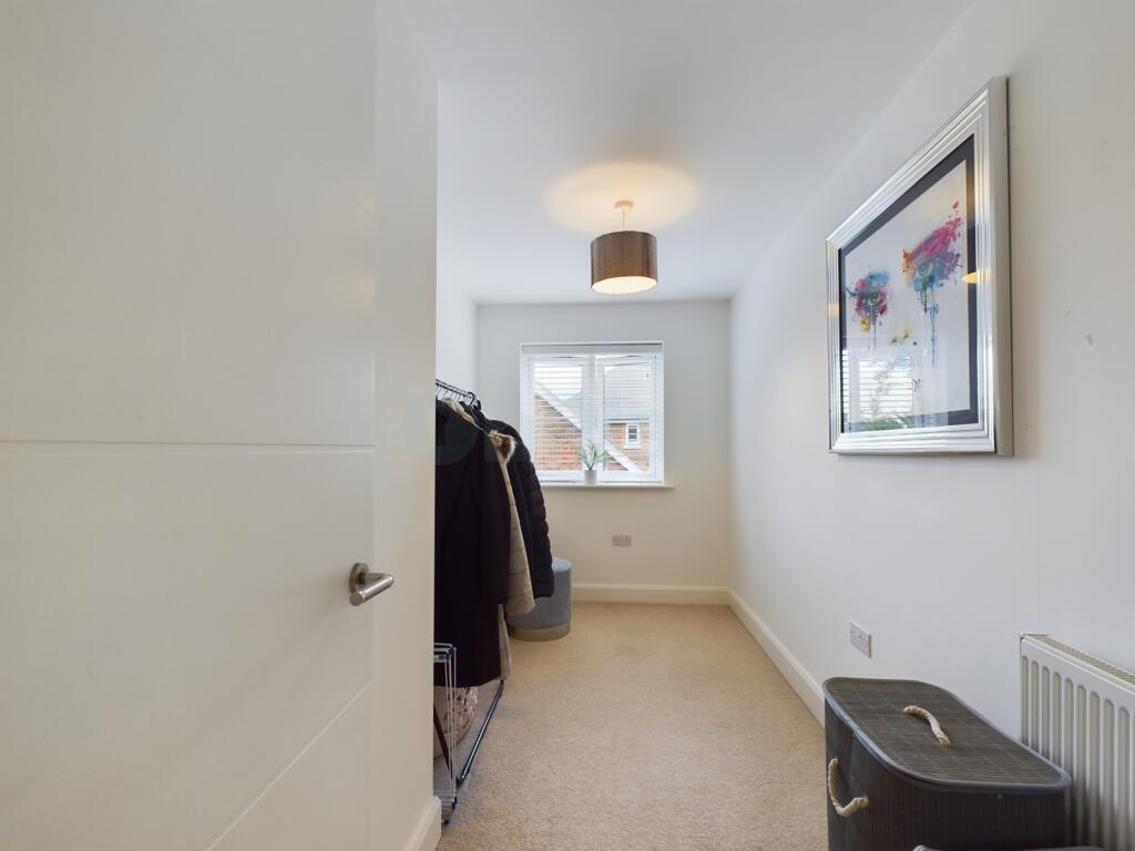 CAM04024G0-PR0010-STILL017