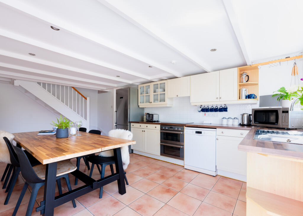 6846b5a275748_Marine Cottage-34