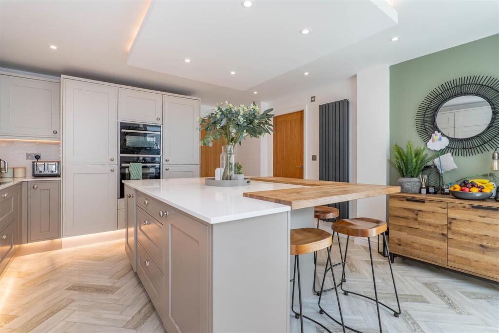 Kitchen/Breakfast Room