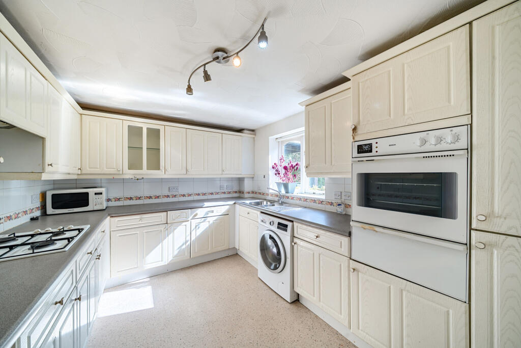 1350815-10-68c000...