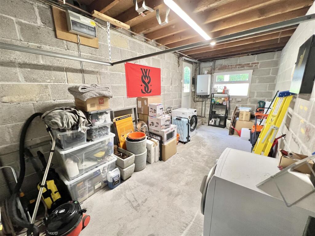 Garage.jpg
