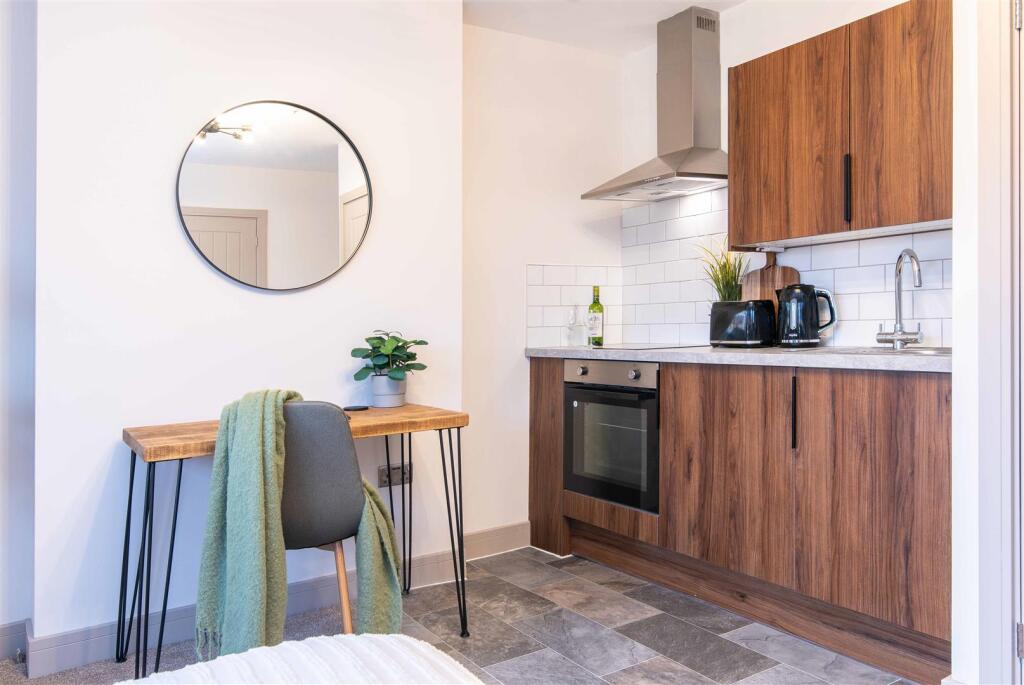 21 castle rd low-res-3.jpg