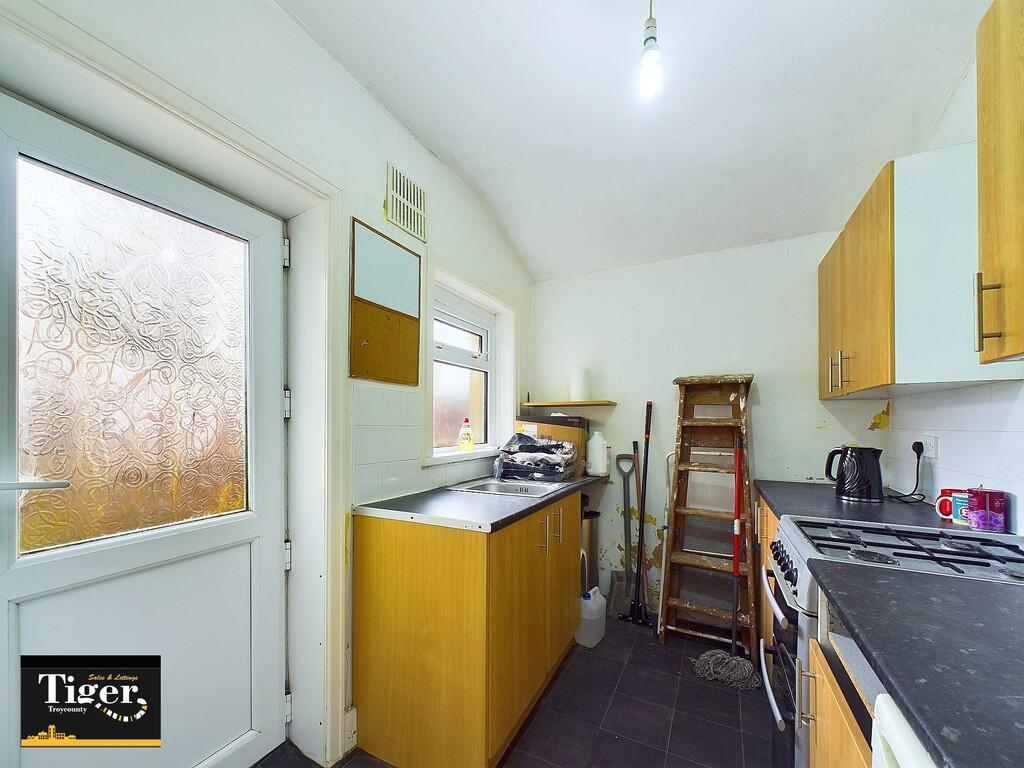 CAM02176G0-PR0468...