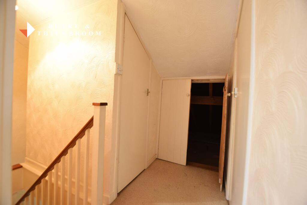 FIRST FLOOR LANDING