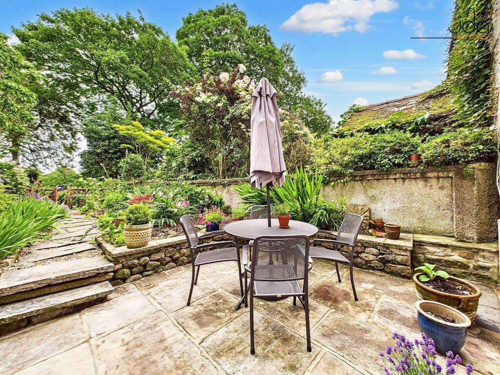 Front landscaped Garden